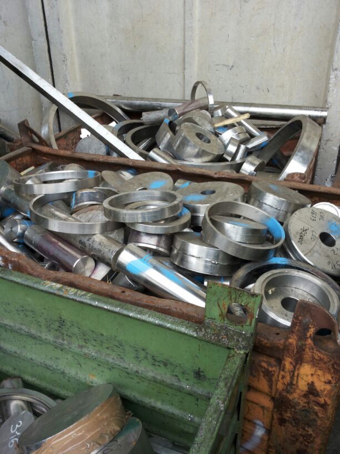 Rottami di acciaio inox indurente per precipitazione 15-5 PH (anelli e flange lavorate)